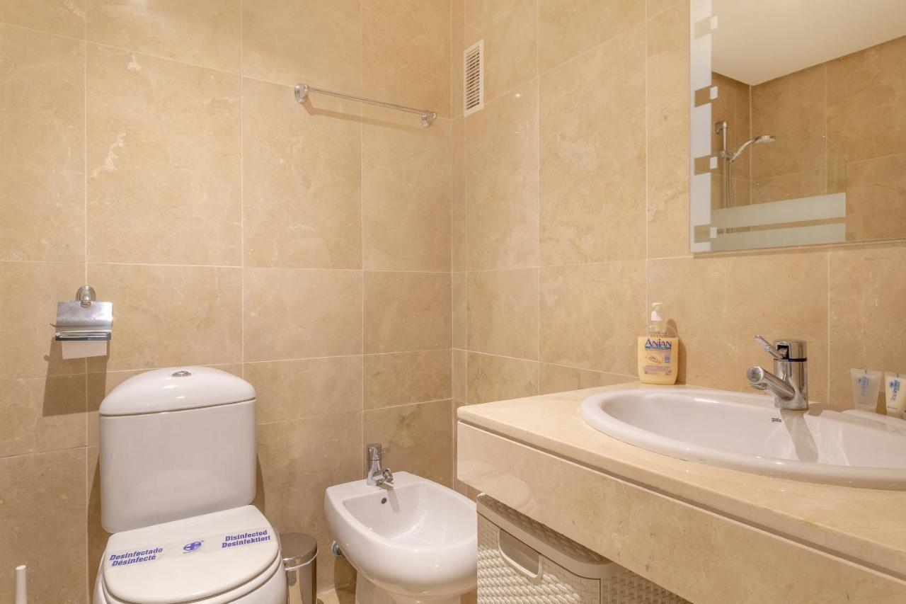 2261-Superb Apt On The Beach, On Duquesa Harbour Manilva Extérieur photo