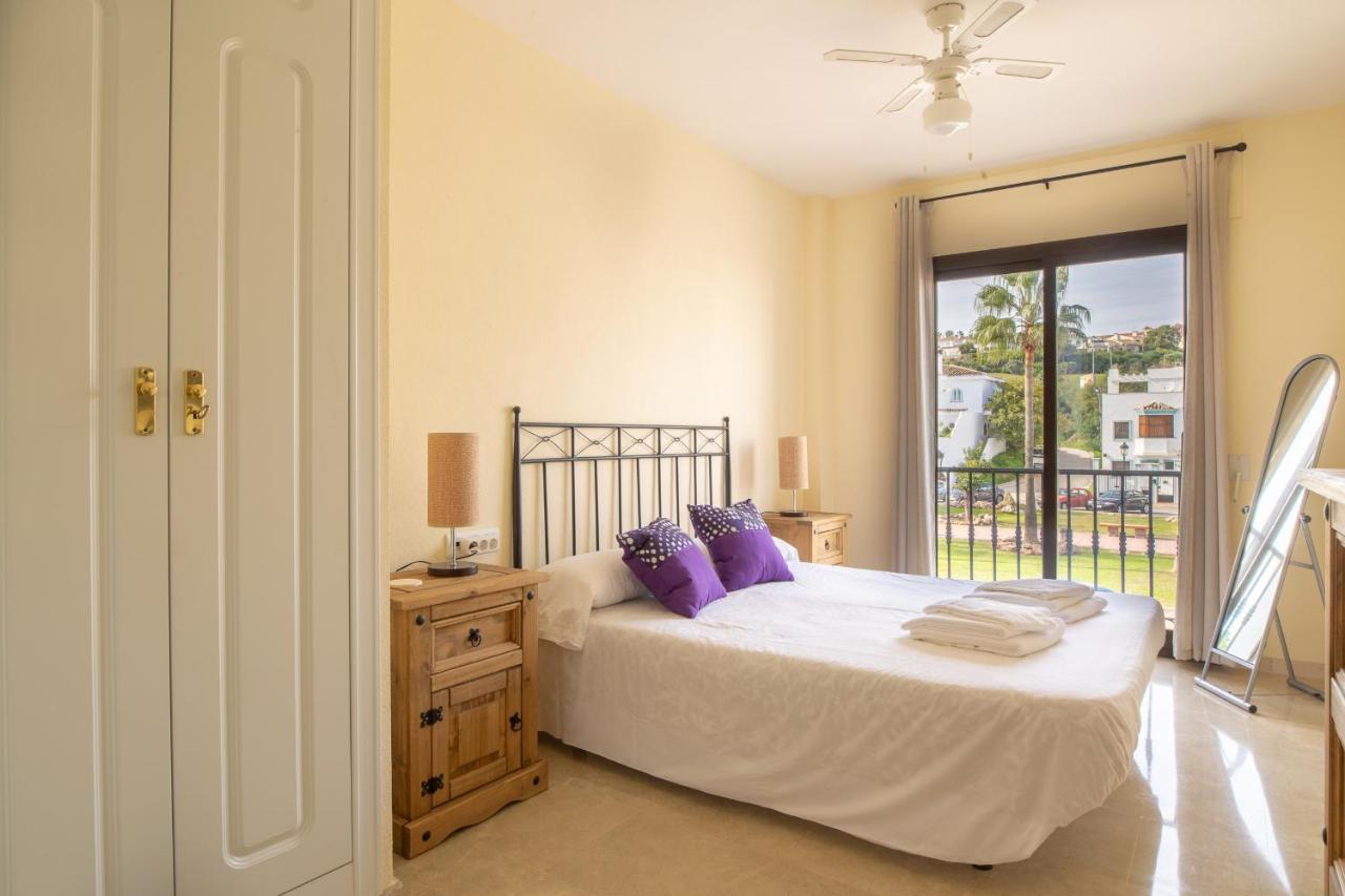 2261-Superb Apt On The Beach, On Duquesa Harbour Manilva Extérieur photo