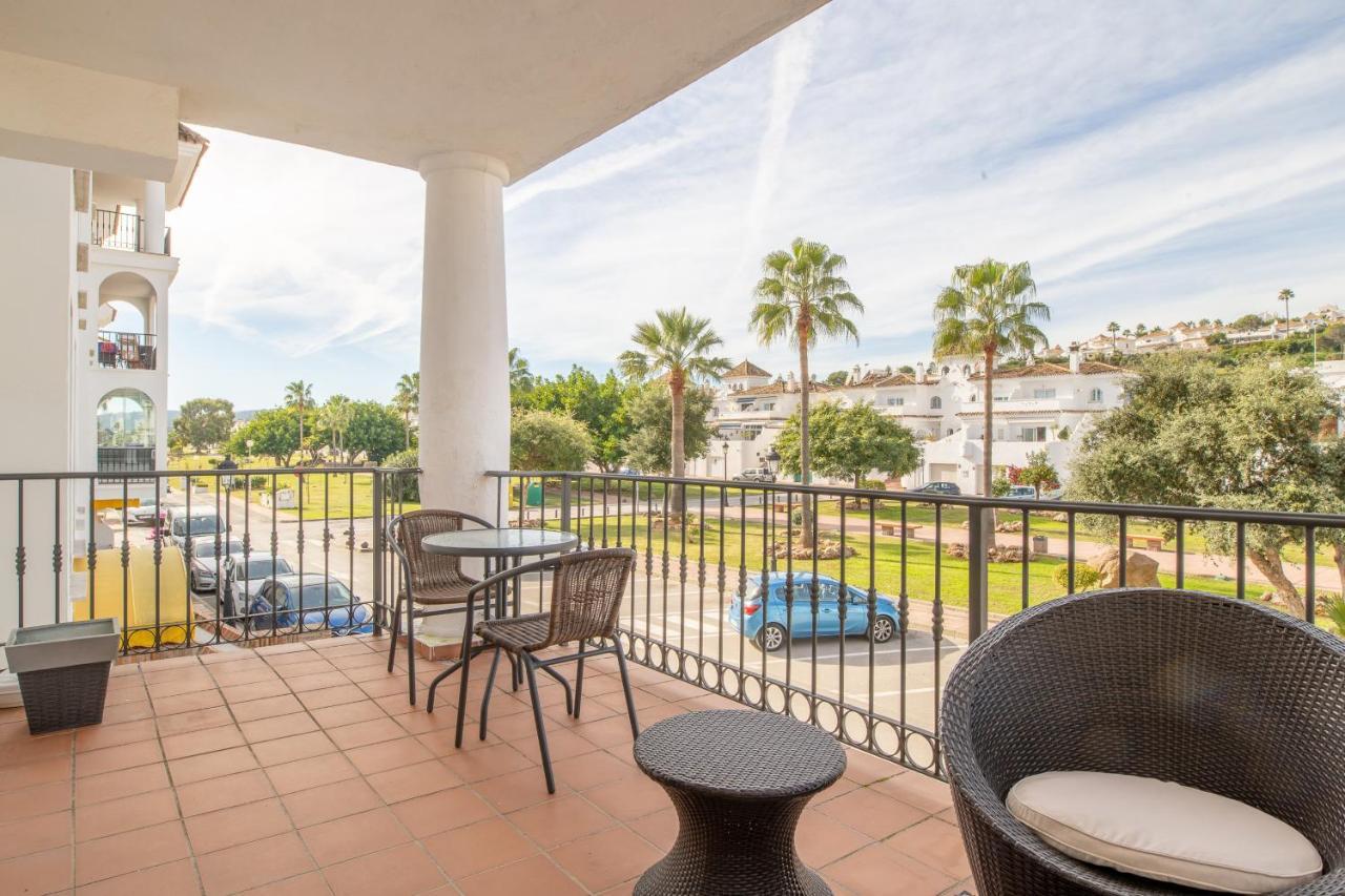 2261-Superb Apt On The Beach, On Duquesa Harbour Manilva Extérieur photo
